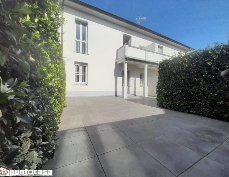 casa indipendente in vendita a Vimercate in zona Centro Storico