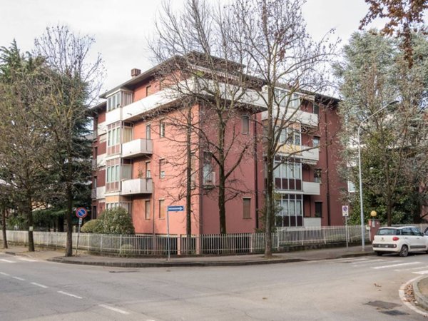 appartamento in vendita a Vimercate in zona Centro Storico