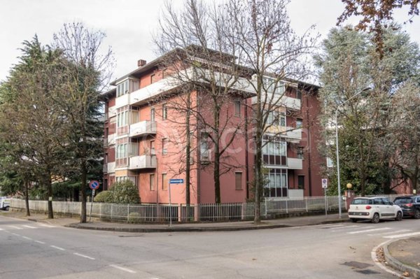 appartamento in vendita a Vimercate in zona Centro Storico