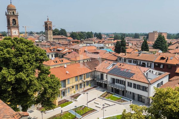 negozio in vendita a Vimercate in zona Centro Storico