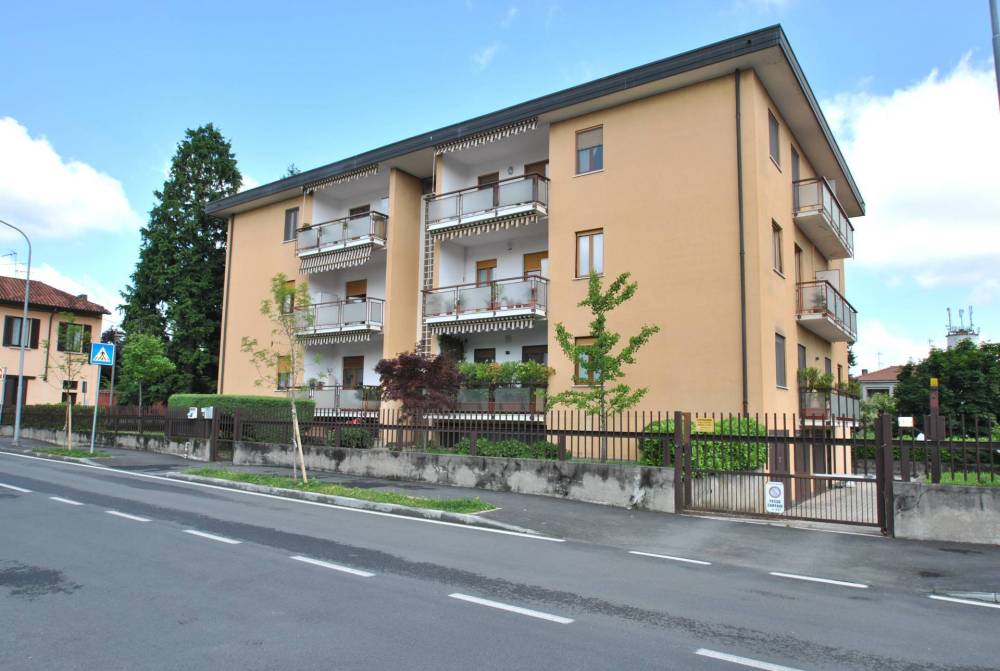 appartamento in vendita a Vimercate in zona Centro Storico