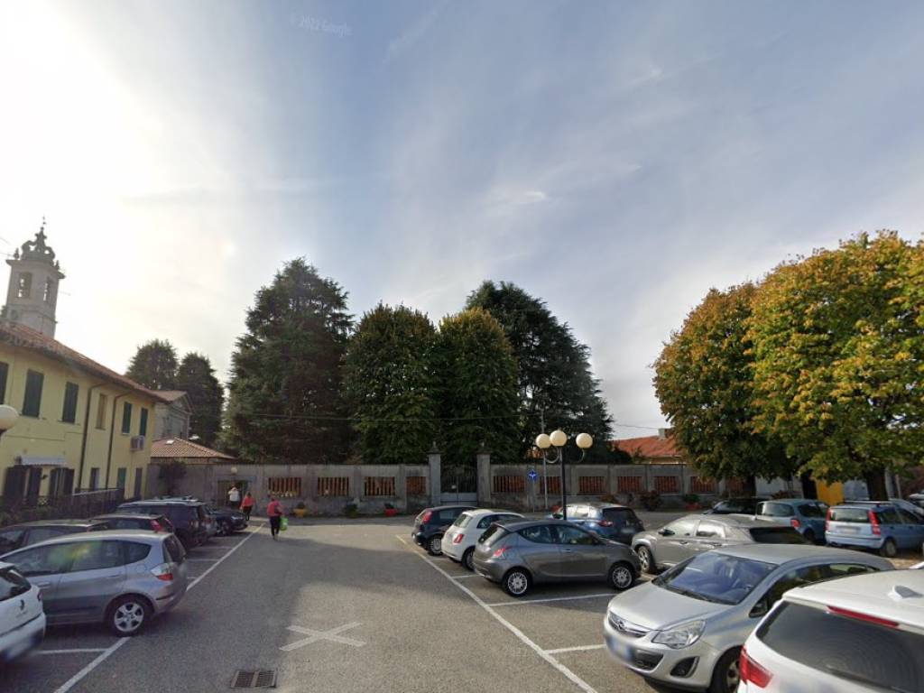 appartamento in vendita a Vimercate in zona Ruginello / Oldaniga