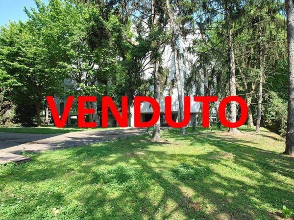 appartamento in vendita a Vimercate in zona Centro Storico