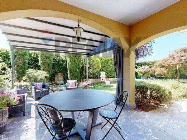 casa indipendente in vendita a Vimercate