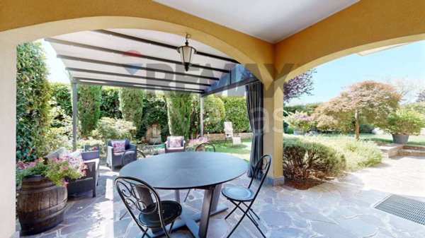 casa indipendente in vendita a Vimercate