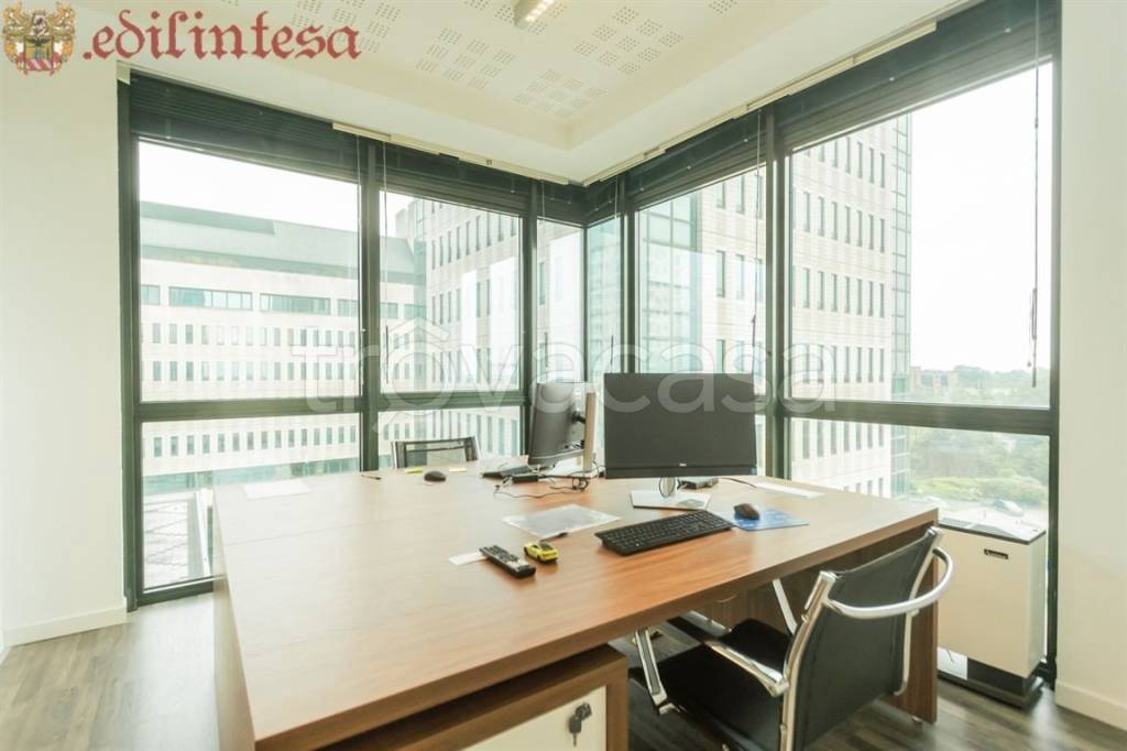 ufficio in vendita a Vimercate