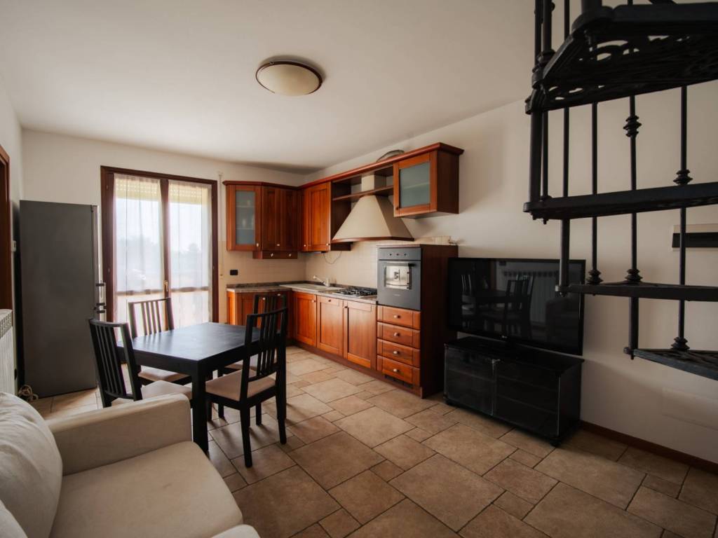 appartamento in vendita a Vimercate in zona Ruginello / Oldaniga