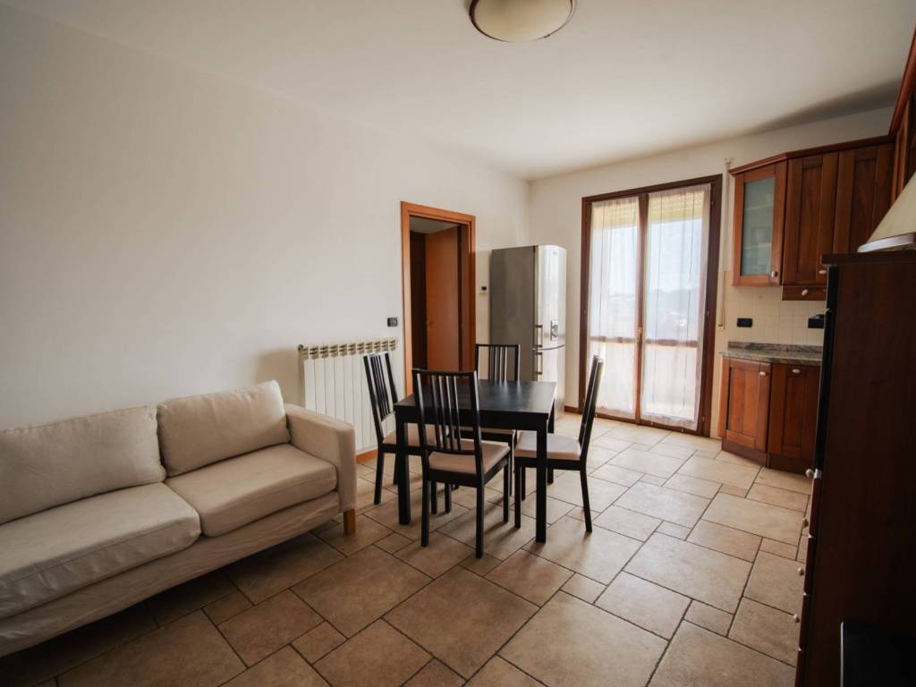 appartamento in vendita a Vimercate in zona Ruginello / Oldaniga