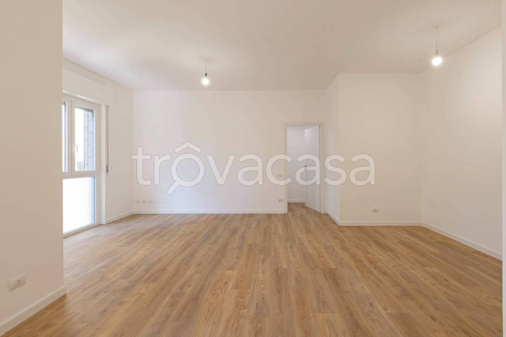appartamento in vendita a Vimercate in zona Centro Storico