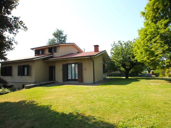 casa indipendente in vendita a Vimercate in zona Ruginello / Oldaniga