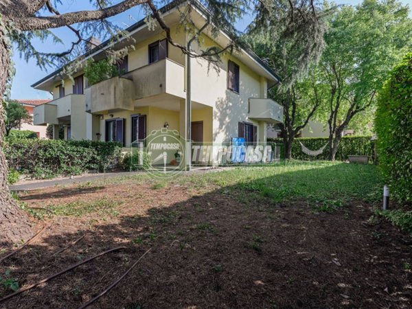 casa indipendente in vendita a Vimercate in zona Velasca