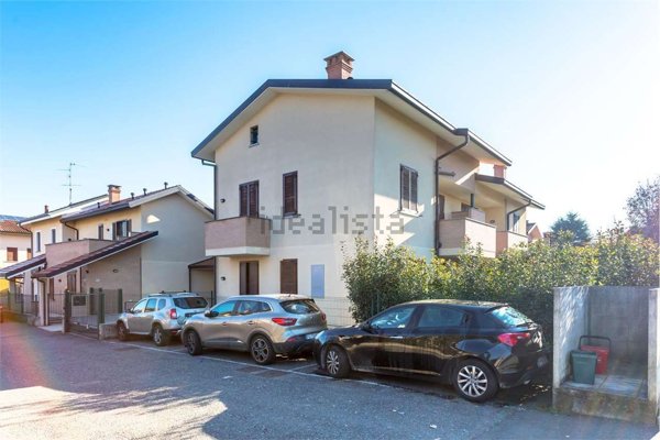 appartamento in vendita a Vimercate in zona Oreno