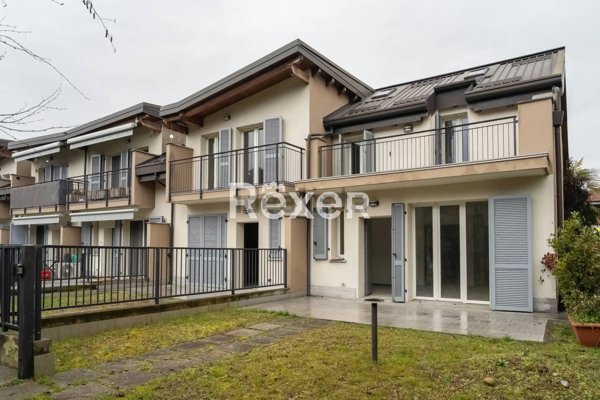 appartamento in vendita a Vimercate in zona Ruginello / Oldaniga