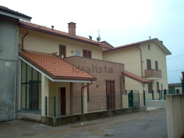 appartamento in vendita a Vimercate in zona Oreno