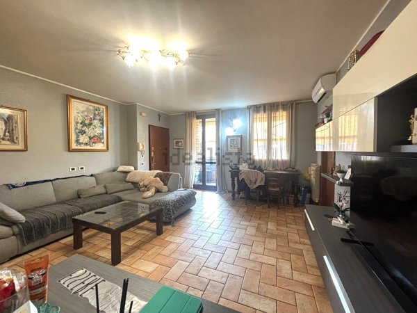 appartamento in vendita a Vimercate in zona Centro Storico