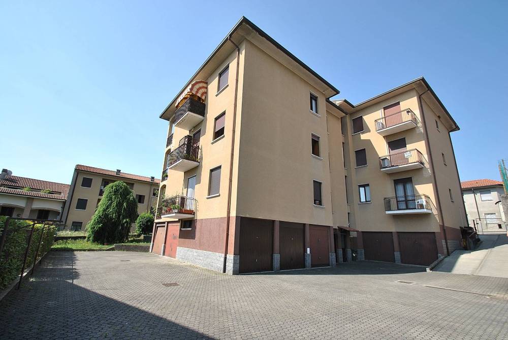appartamento in vendita a Vimercate in zona Ruginello / Oldaniga