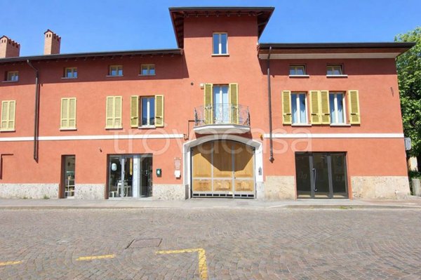 appartamento in vendita a Vimercate in zona Oreno