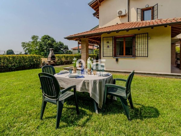 casa indipendente in vendita a Vimercate in zona Oreno
