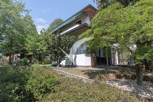 casa indipendente in vendita a Vimercate in zona Centro Storico