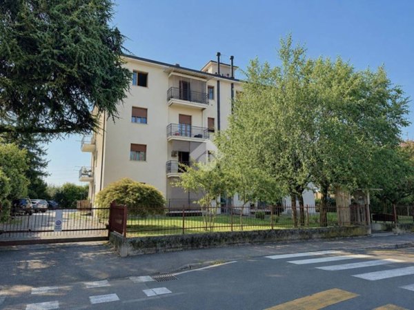 appartamento in vendita a Vimercate in zona Velasca