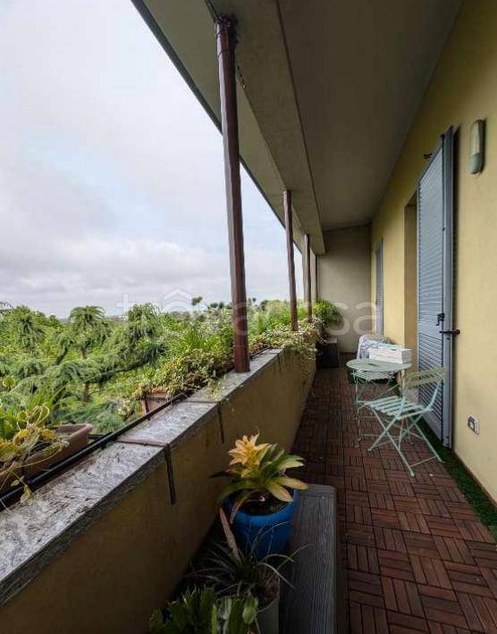 appartamento in vendita a Vimercate in zona Oreno