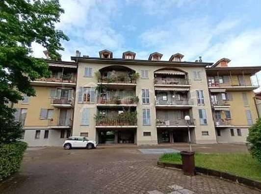 appartamento in vendita a Vimercate in zona Oreno