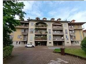 appartamento in vendita a Vimercate in zona Oreno