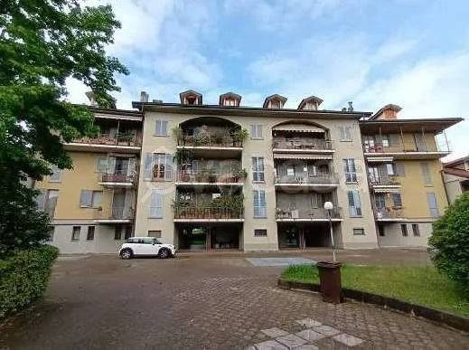appartamento in vendita a Vimercate in zona Oreno
