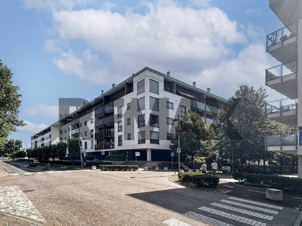 appartamento in vendita a Vimercate in zona Centro Storico
