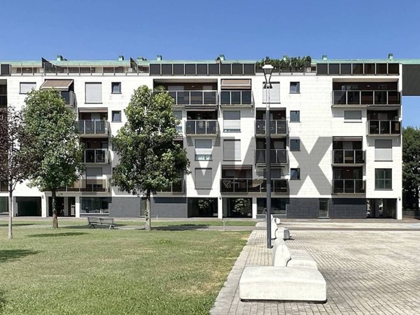 appartamento in vendita a Vimercate in zona Centro Storico