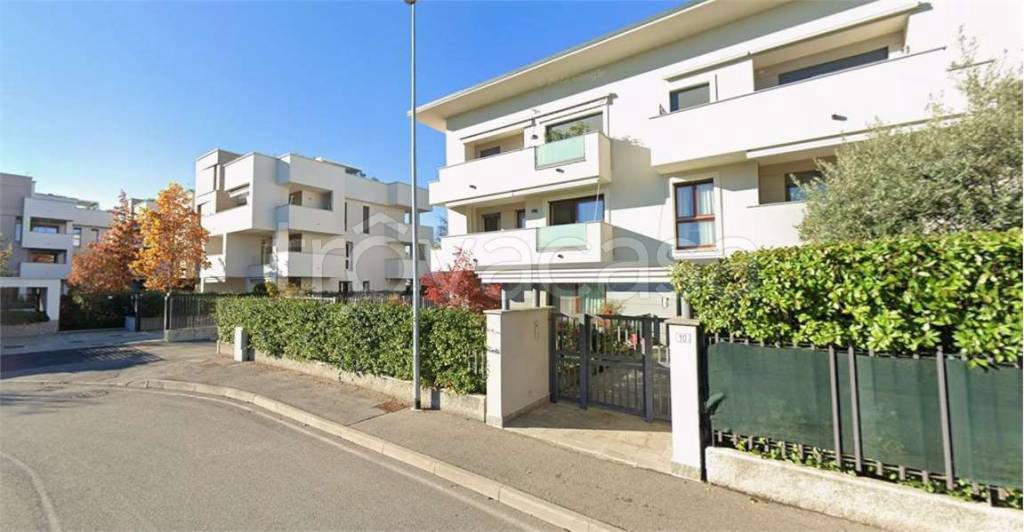 terreno edificabile in vendita a Vimercate in zona Oreno