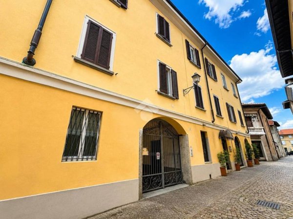 appartamento in vendita a Vimercate in zona Centro Storico