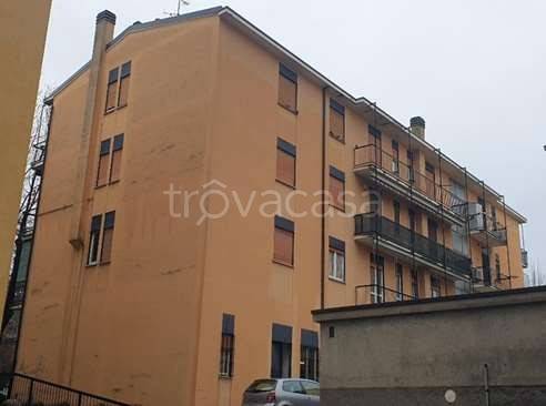 appartamento in vendita a Vimercate in zona Centro Storico