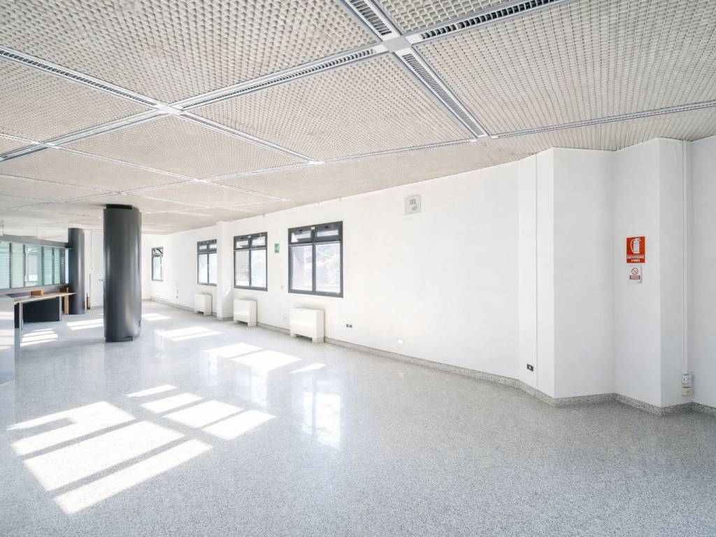 ufficio in vendita a Vimercate in zona Centro Storico