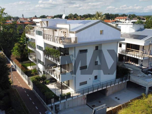 appartamento in vendita a Vimercate in zona Centro Storico