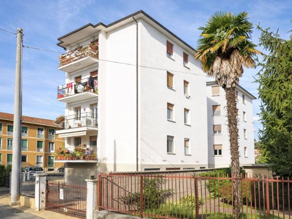 appartamento in vendita a Vimercate in zona Centro Storico