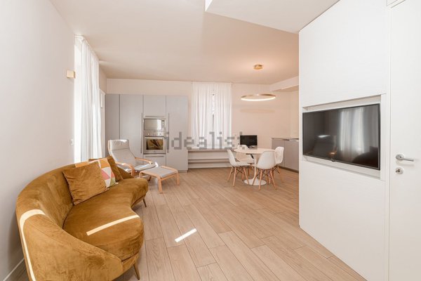 appartamento in vendita a Vimercate in zona Oreno