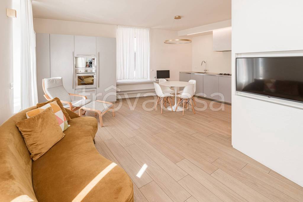 appartamento in vendita a Vimercate in zona Oreno