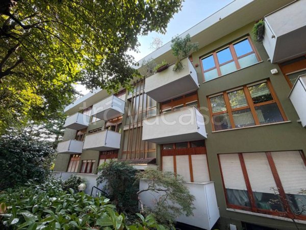 appartamento in vendita a Vimercate in zona Centro Storico