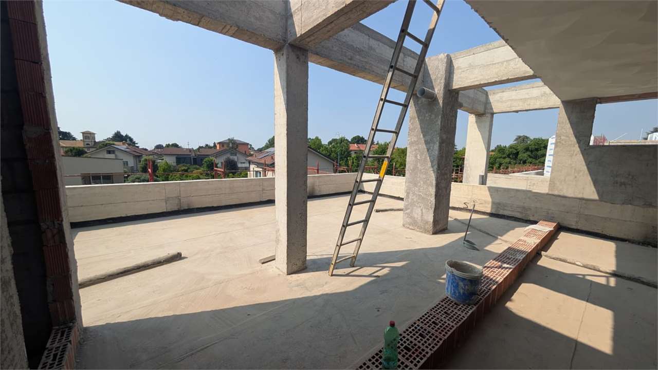 appartamento in vendita a Vimercate in zona Oreno