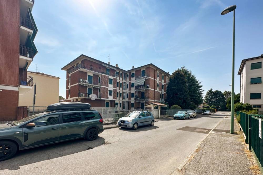 appartamento in vendita a Vimercate in zona Oreno