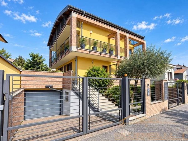 casa indipendente in vendita a Vimercate in zona Velasca