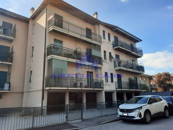 appartamento in vendita a Vimercate in zona Centro Storico