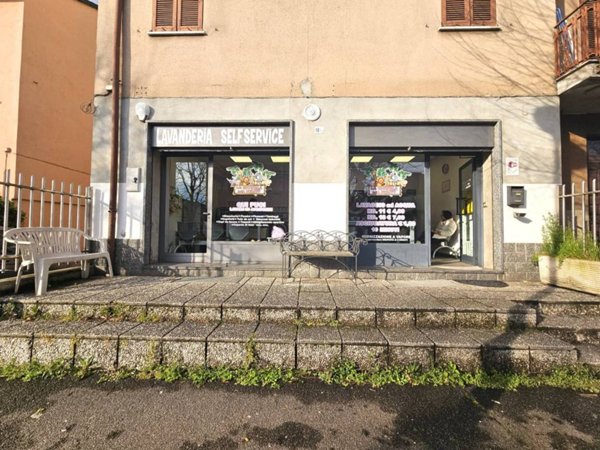 negozio in vendita a Vimercate in zona Oreno