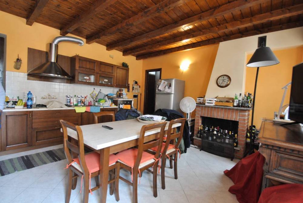 appartamento in vendita a Vimercate in zona Ruginello / Oldaniga
