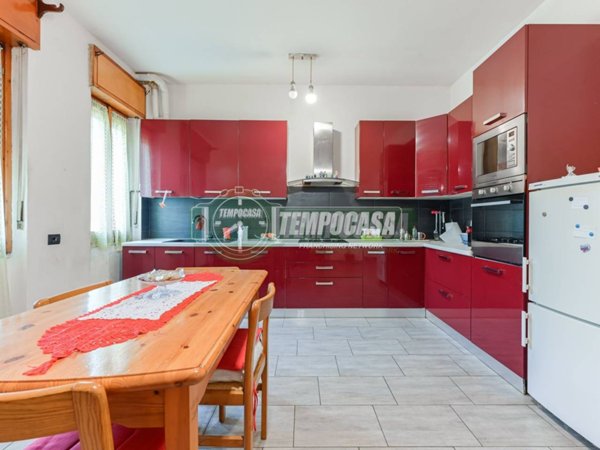 appartamento in vendita a Vimercate in zona Velasca
