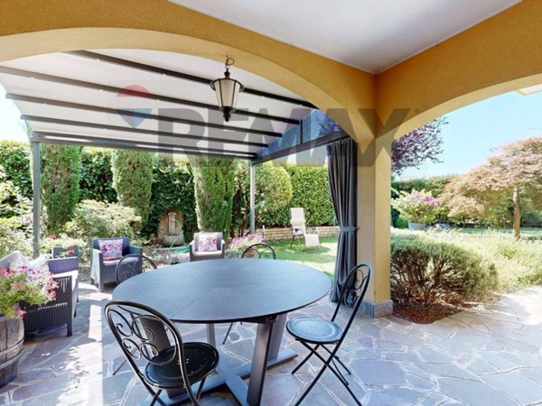 casa indipendente in vendita a Vimercate