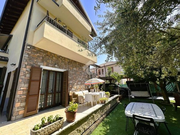 casa indipendente in vendita a Vimercate