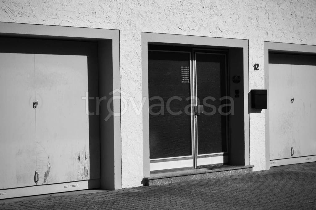 box auto in vendita a Vimercate in zona Oreno