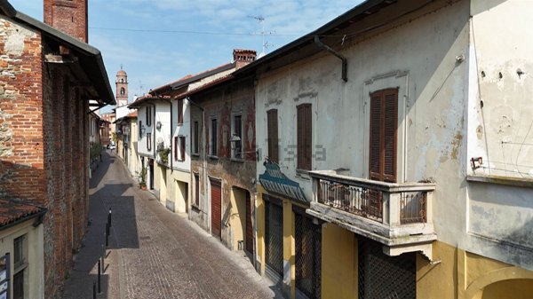 casale in vendita a Vimercate in zona Centro Storico